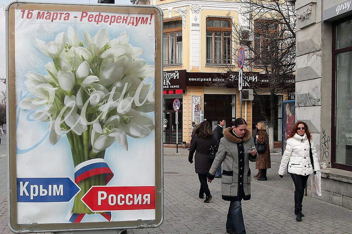 Eine Art Hochzeitsanzeige: Dieses Plakat ruft zur Vereinigung der Krim mit Russland auf.
