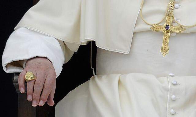 Einige Modalitäten für den Papst-Wechsel sind noch zu klären. Auch was mit dem Fischerring des Papstes passiert ist noch nicht sicher.