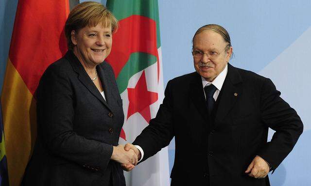 Im Jahr 2010 war Bouteflika in Deutschland zu Gast bei Angela Merkel.