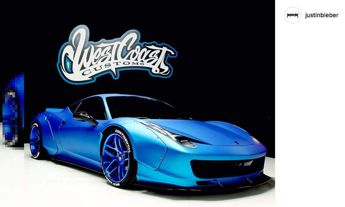 Dieser Ferrari 458 Italia gehört Popsänger und Teenie-Idol Justin Bieber. Auch er ließ West Coast Customs sein Auto folieren. Bei seinem Ferrari darf es gern ein bisschen mehr sein: Also gab es gleich noch ein Body-Kit von Liberty Walk für den Supersportler. Außerdem ließ er die Felgen in Wagenfarbe lackieren.