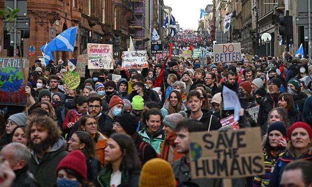 Proteste am Rande der Klimakonferenz: Die Politik soll mehr unternehmen, so die Forderung.