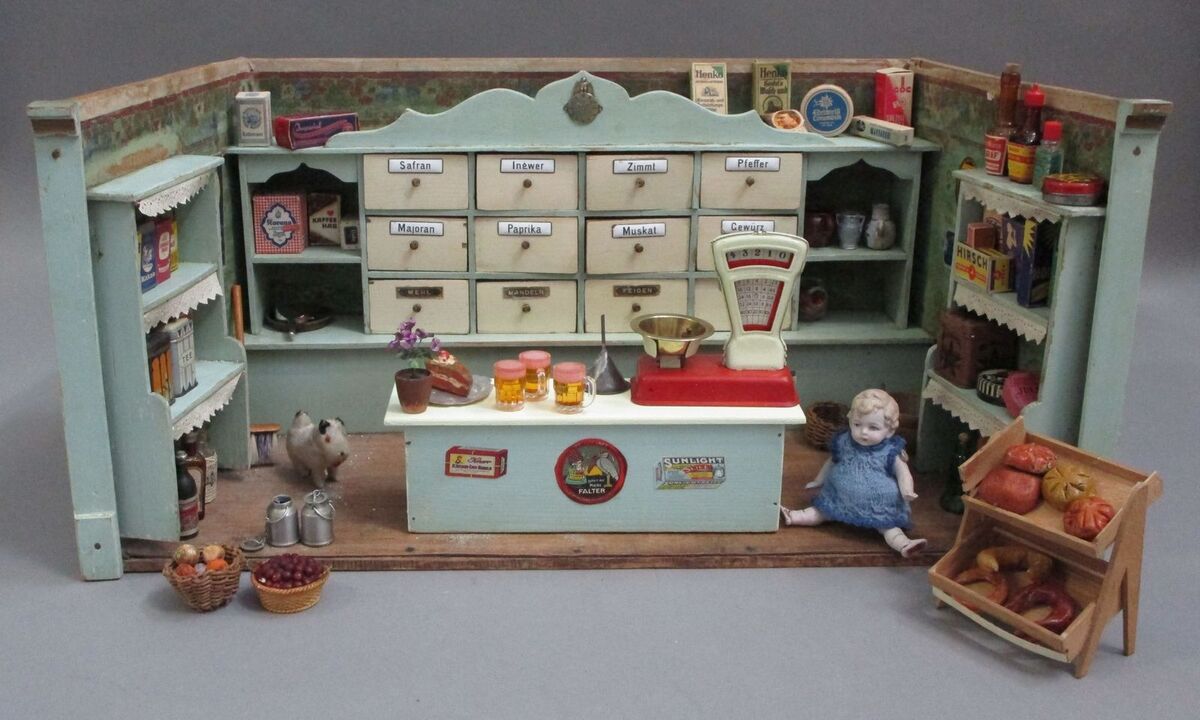 Spielzeug-Kaufmannsladen mit Kolonialwaren. 