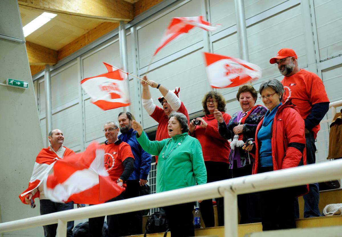 Der 56-Jährige spielte schon 2004 bei der ersten Europameisterschaft für Österreich und bezeichnet sich als ein „Urgestein des Teams“. Österreich hingegen habe nur Außenseiterchancen.