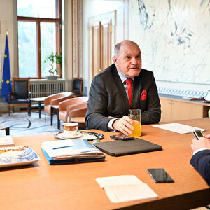 „Wir brauchen eine Debatte über Persönlichkeitsschutz.“ ÖVP-Nationalratspräsident Sobotka im Interview.