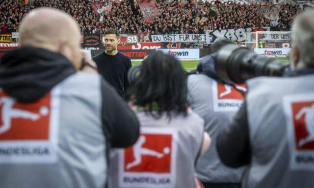 Der gefragteste Trainer der gesamten Fußballwelt: Leverkusen-Coach Xabi Alonso im Rampenlicht. 