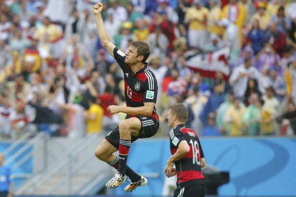 Gegen Deutschland erleben die USA wohl eine der schönsten Niederlagen. Thomas Müller fixiert den 1:0-Sieg, den Aufstieg schaffen aber trotzdem beide.