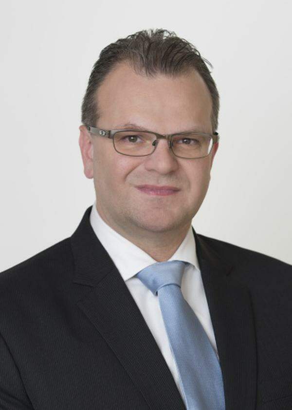 Seit November 2017 ist Hans-Jörg Jenewein Nationalratsabgeordneter - eine Position, die er schon für wenige Monate 2013 ausgeübt hatte. Der Wiener war davor und danach Mitglied des Bundesrates - insgesamt knapp sieben Jahre.