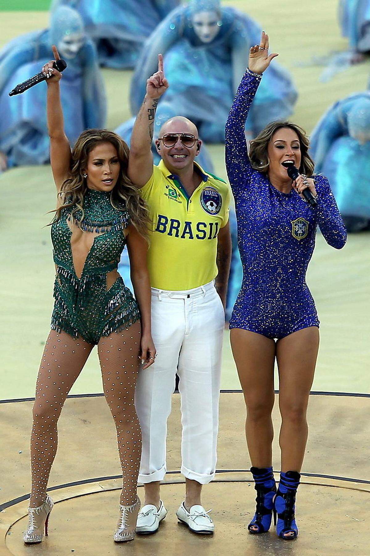 Höhepunkt war der Auftritt von US-Popstar Jennifer Lopez mit Rapper Pitbull und der brasilianischen Sängerin Claudia Leitte, die zum Schluss der 25-minütigen Zeremonie den offiziellen WM-Song "We are one" sangen.