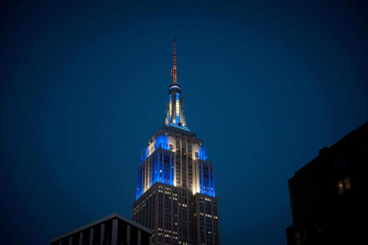 Es wurde vom American Institute of Architects zum "America's Favorite Building" erklärt und von Lonely Planet zur Nummer 1 unter den New Yorker Attraktionen gekürt. Jährlich wird es von mehr als vier Millionen Menschen besucht. (red., 24. 11. 2021) Mehr Infos unter: www.esbnyc.com/de  