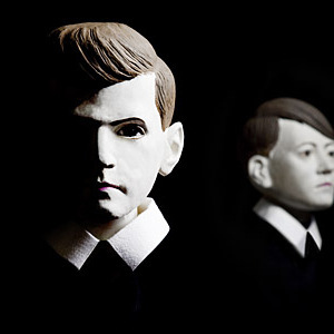 ''Schuljungenspiel'' mit Wittgenstein und Hitler