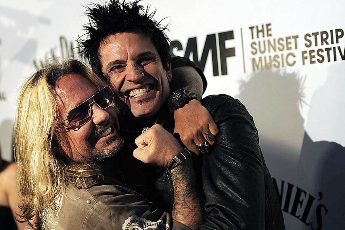 ... Tommy Lee und Vince Neil von der amerikanischen Hair-Rock-Combo Mötley Crüe.