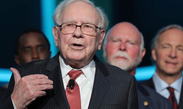 Warren Buffett ist 93 Jahre alt und einer der reichsten Menschen der Welt.  