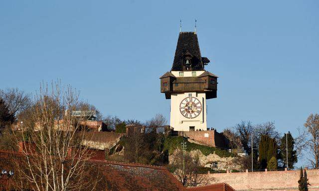 Symbolbild: Blick auf den Grazer Uhrturm 