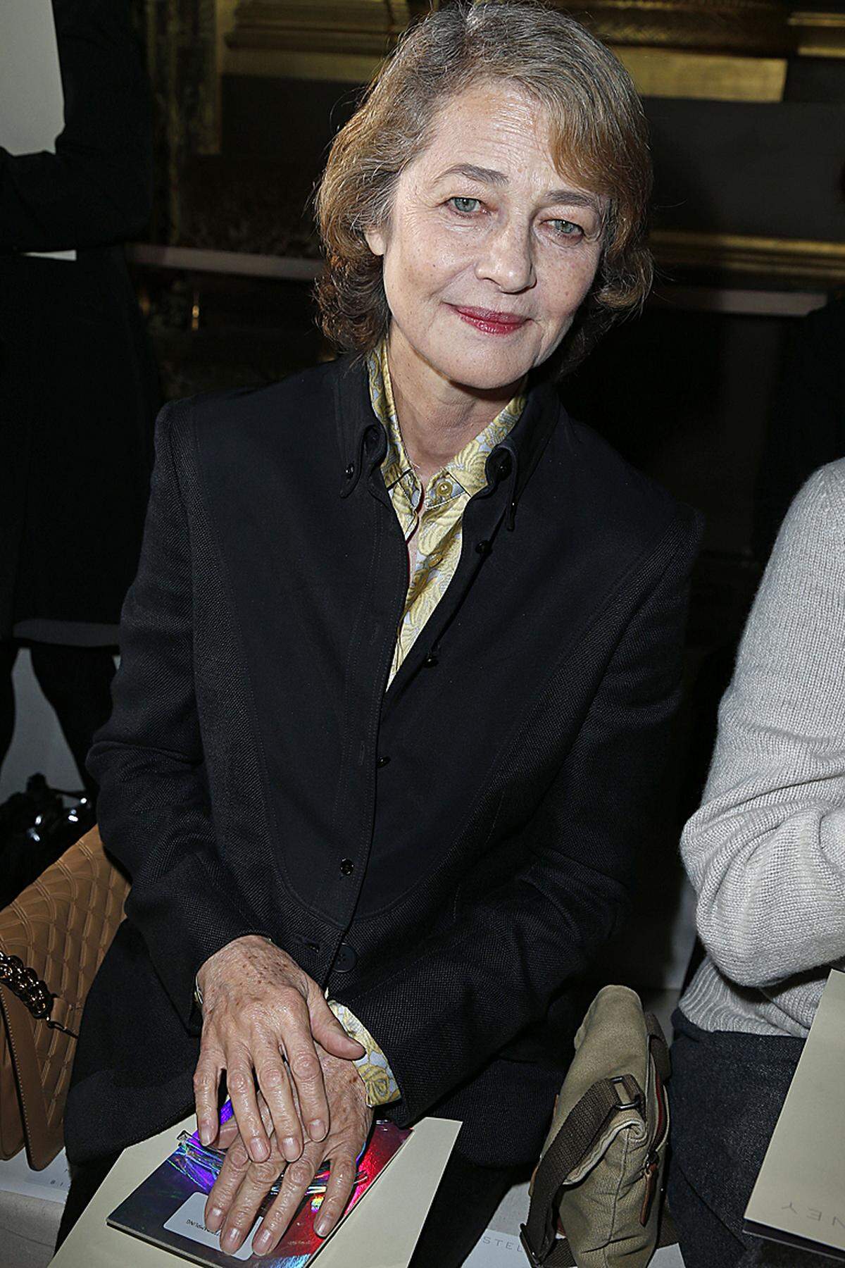 Ebenfalls bei Stella McCartney in der Front Row: Schauspielerin Charlotte Rampling.