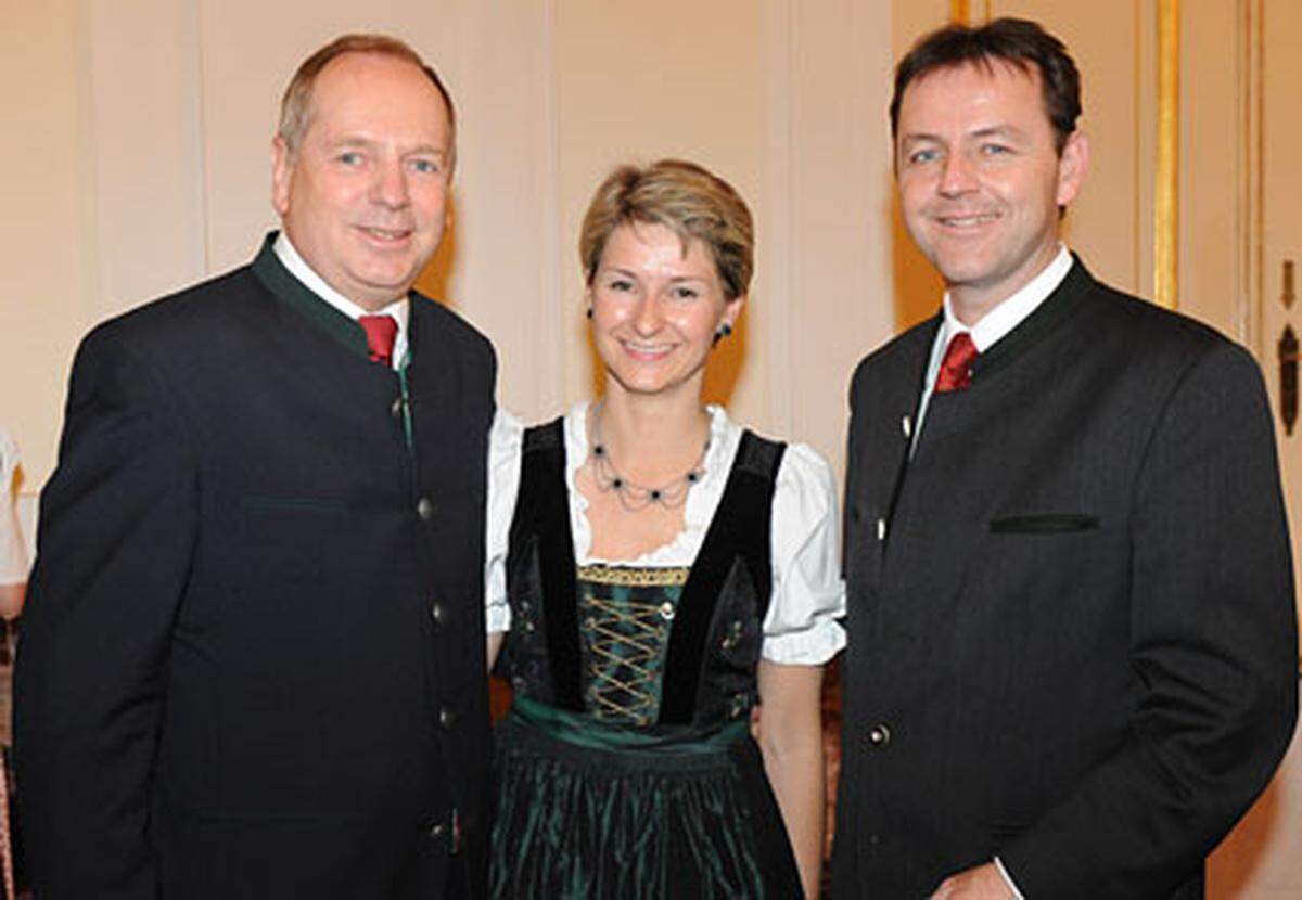 ... genauso wie Flughafen Wien-Chef Christian Domany (im Bild mit Frau Ulrike Domany-Funtan und Nikolaus Berlakovich).