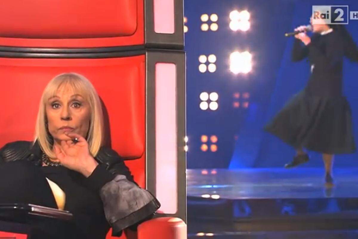 Die singende Nonne erstaunte nicht nur die Jury des italienischen Ablegers "The Voice". In der Casting-Show konnte Christina Scuccia sich auch gegen die Konkurrenz durchsetzen und gewann mit "himmlischem Beistand" die Show. 