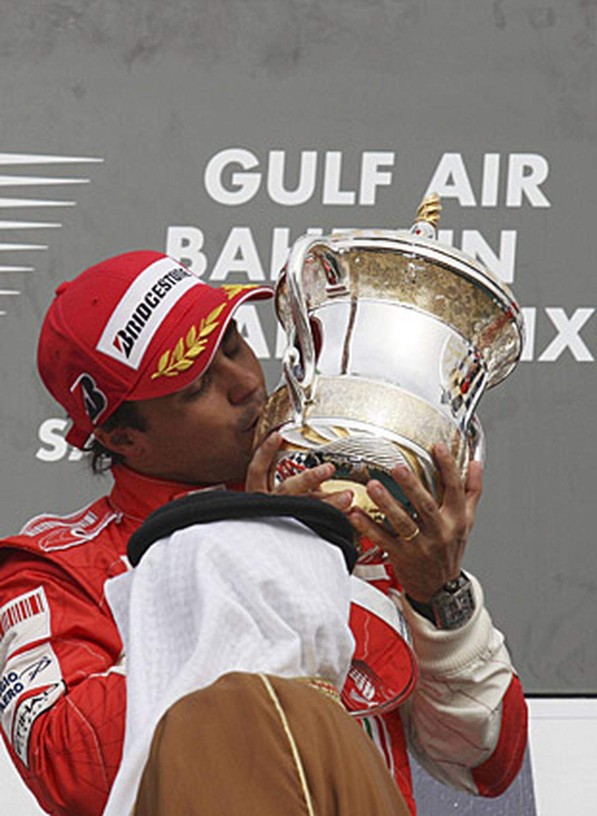 Streckenbezeichnung: Bahrain International Circuit  Streckenlänge: 5,412 km  Runden: 57  Renndistanz: 308,484 Kilometer  Sieger 2009: Jensen Button  Homepage: http://www.bahraingp.com.bh