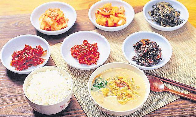 Süße, saure und scharfe koreanische Köstlichkeiten.