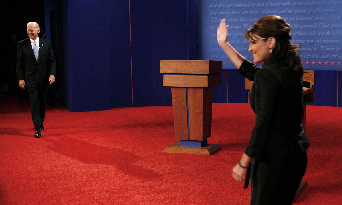 In seinem ersten Wahlkampf als Vizepräsidentschaftskandidat war seine Gegenkandidatin Sarah Palin - hier ein Bild von einer Debatte im Spätsommer 2008.