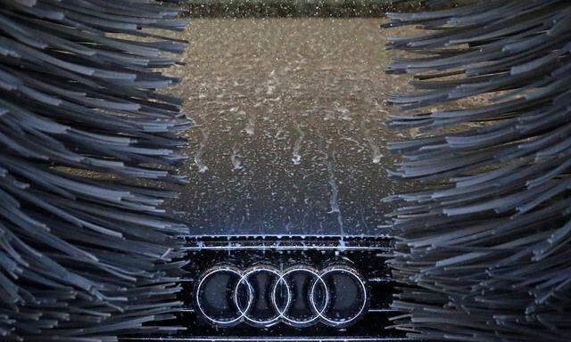 Weißgewaschen ist Audi mit der Bußgeldzahlung nur auf Firmenebene. Strafermittlungen gegen Manager, darunter gegen Ex-Chef Stadler, laufen weiter. 