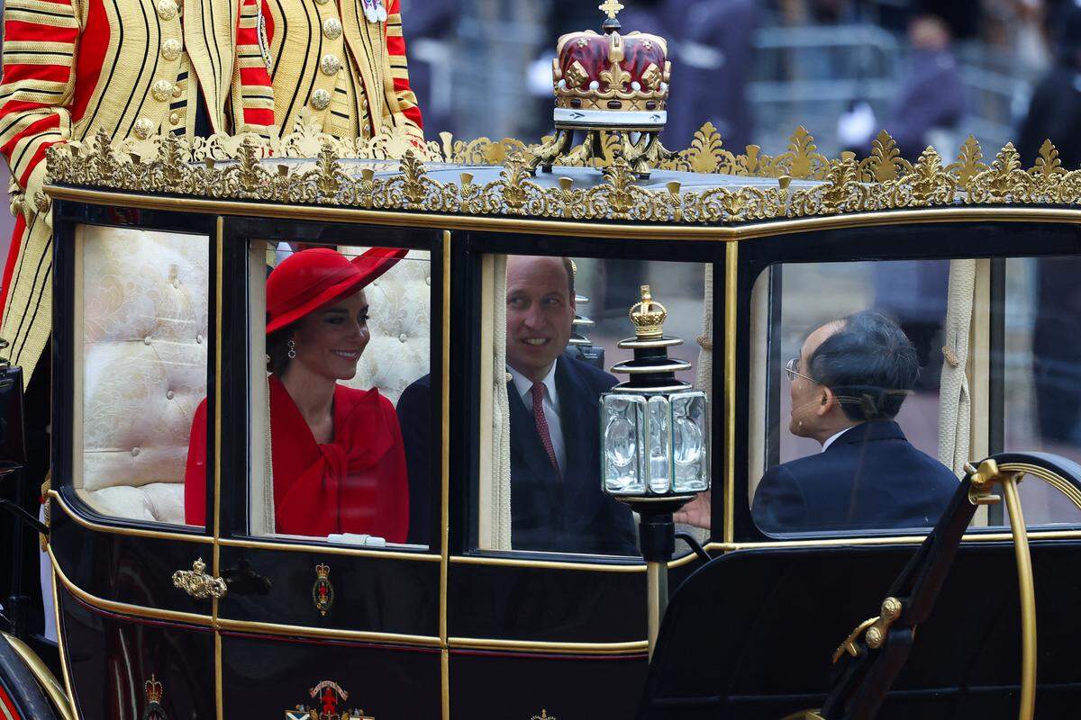 Danach ging es für den Staatsbesuch weiter in der Kutsche Richtung Buckingham Palace. 