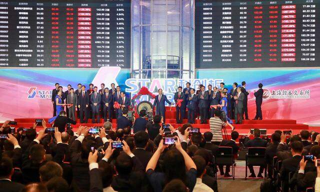 Mit Kursgewinnen von durchschnittlich 140 Prozent feiert die chinesische Technologiebörse Star Market ein spektakuläres Debüt.