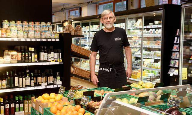Stefan Maran eröffnete seinen veganen Supermarkt bereits vor neun Jahren. Auch er profitiert von der neuen veganen Welle in der Stadt.