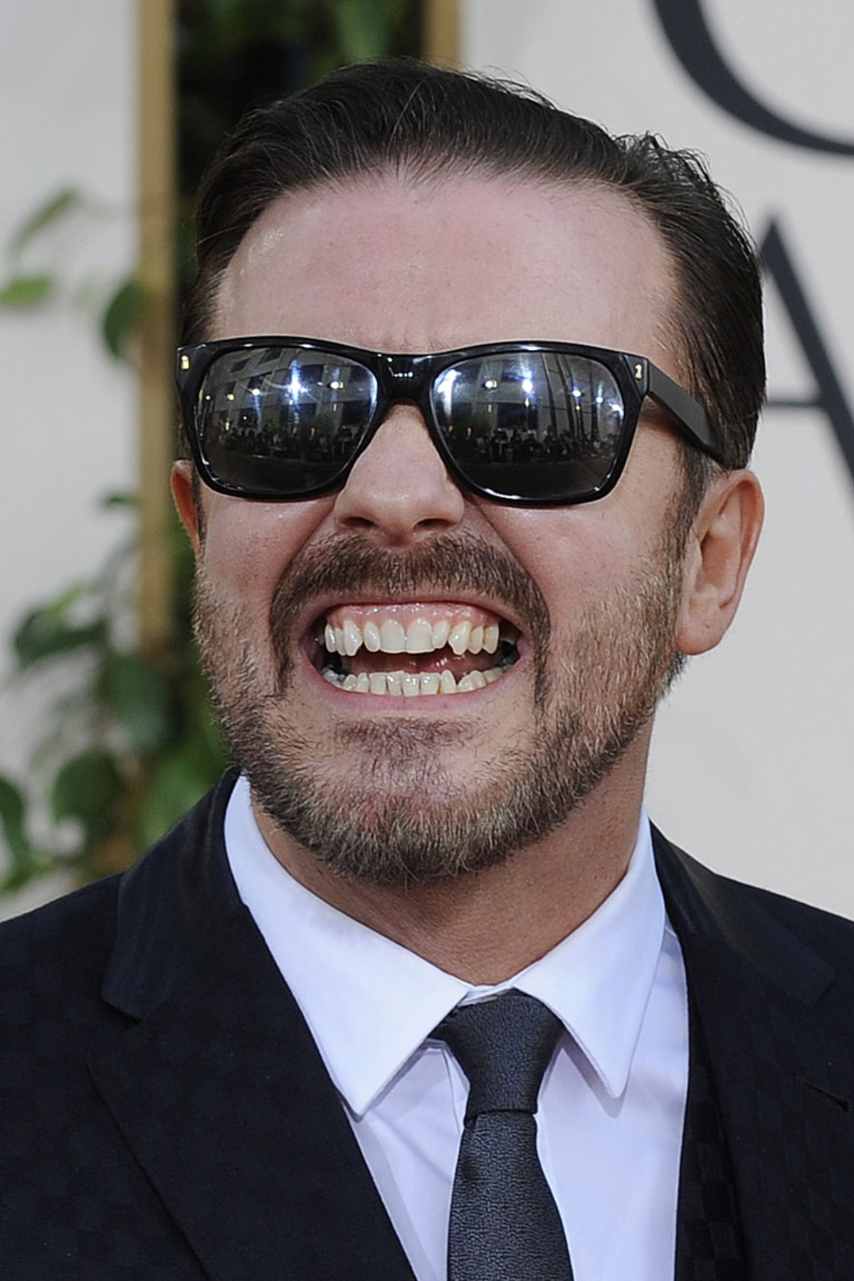 Gervais zu den Darstellerinnen aus ''Sex and the City 2'' "Viele große Filme wurden nicht nominiert. Keine Nominierung für 'Sex and the City 2'. Ich war mir sicher, der Golden Globe für Spezialeffekte würde an das Team gehen, das das Poster bearbeitet hat. Mädels, wir wissen, wie alt ihr seid. Ich habe eine von euch in einer Folge von 'Bonanza' gesehen."