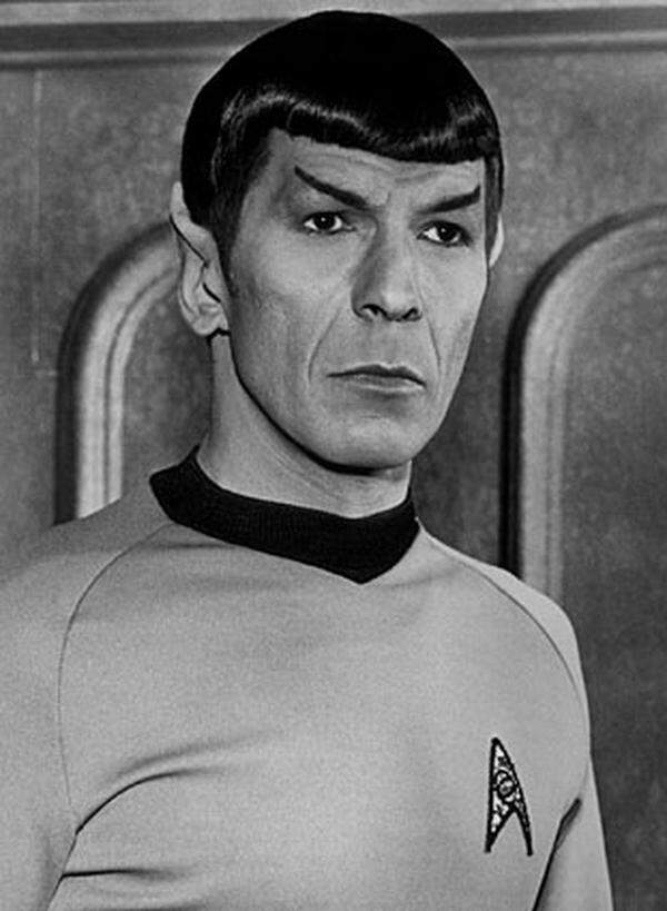 "Das Wohl von vielen wiegt schwerer als das Wohl von wenigen oder Einzelnen. Ich war es und werde es immer sein: ihr Freund. Leben sie lange und in Frieden." Spock vor seinem Tod zu Kirk