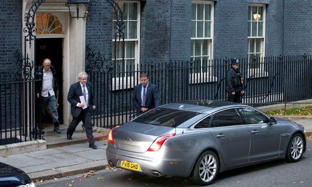 Boris Johnson verlässt Downing Street Nr. 10.