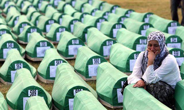 Srebrenica-Hinterbliebene gedenken der Massaker-Opfer