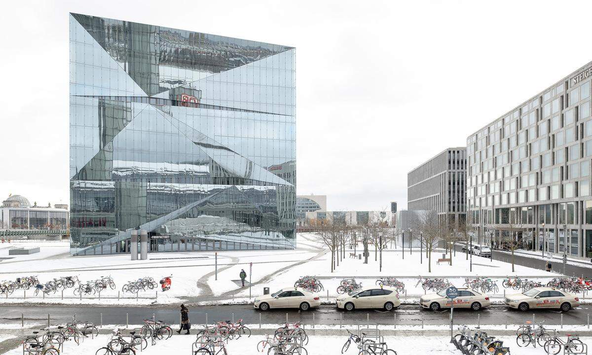 Diese Fotografie des würfelförmigen Bürogebäude „Cube Berlin“ wurde in der Kategorie „Raumgefühl“ nominiert.