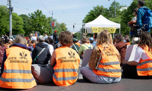 Letzte Generation Startet Mit Demo Neue Protestwelle In Wien ...