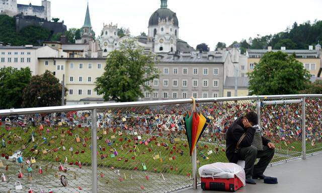 Beschwerden über Bettler: In Salzburg überlegt man die Ausdehnung des sektoralen Bettelverbots. 