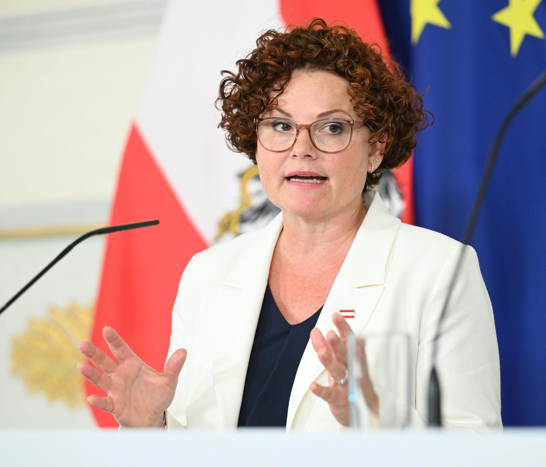 Austria defends energy plans against criticism of low savings