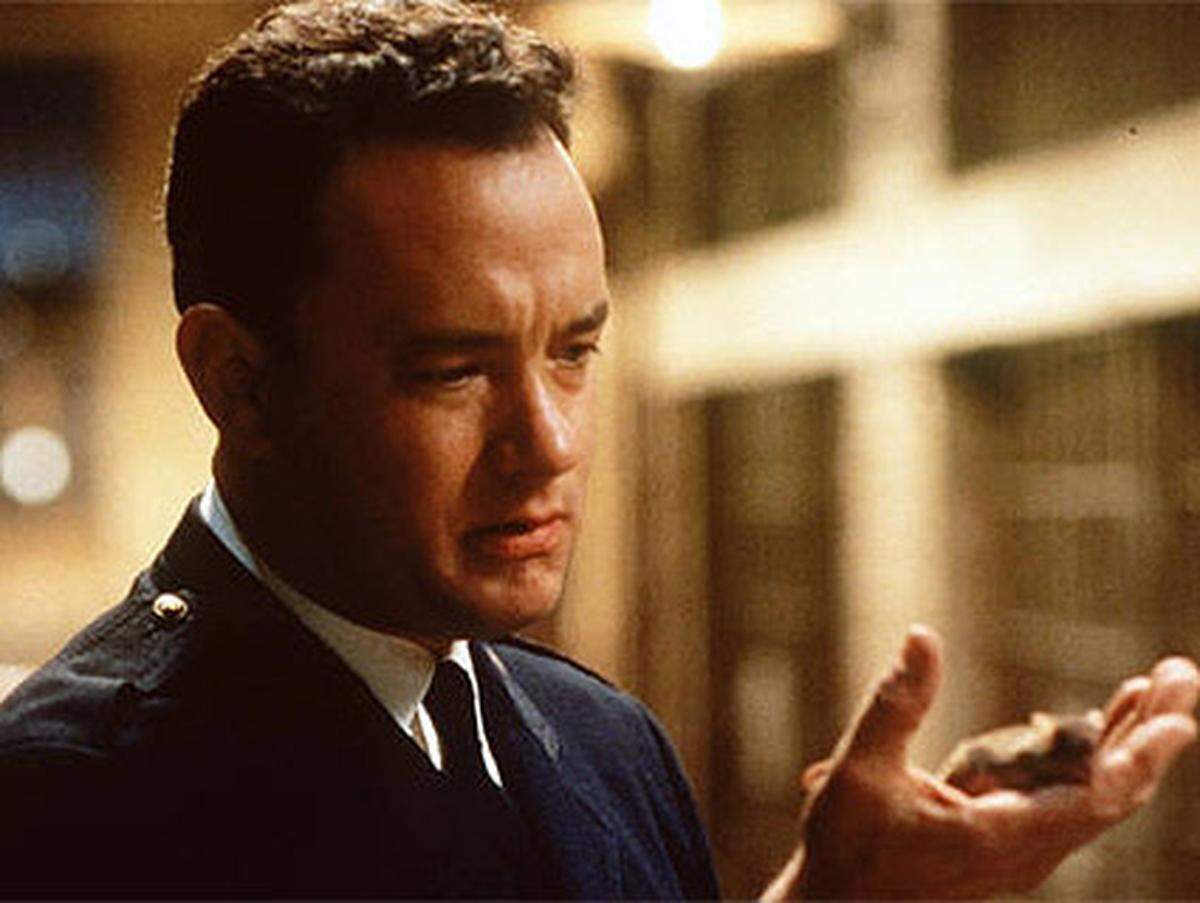 Hollywood-Stars stellen sich immer wieder für King-Adaptionen zur Verfügung. Tom Hanks (Foto) verkörperte etwa in dem berührenden Drama "The Green Mile" einen Gefängniswärter im Todestrakt.