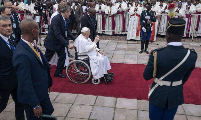 Der Papst nach Ankunft in Kinshasa.