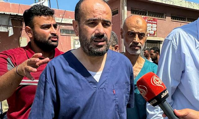 Der Leiter des Al-Shifa-Krankenhauses, der größten Klinik im Gazastreifen, wurde gemeinsam mit weiteren festgenommenen Palästinensern auf freien Fuß gesetzt. 