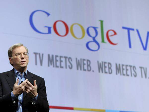 2010: Google bringt ein eigenes Smartphone auf den Markt, das Nexus One. Mit Google TV wird ein eigenes Angebot zum Internet-Fernsehen gestartet. Google Wave wird als eigenständiges Produkt mangels Interesse eingestellt.
