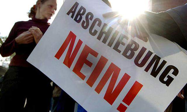 Archivbild: Proteste gegen eine Abschiebung in Deutschland.
