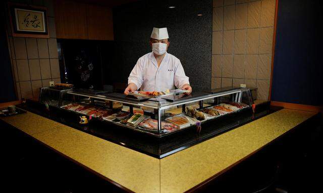 Auch fürs Essen außer Haus bekommen Japaner nun Geld vom Staat. 
