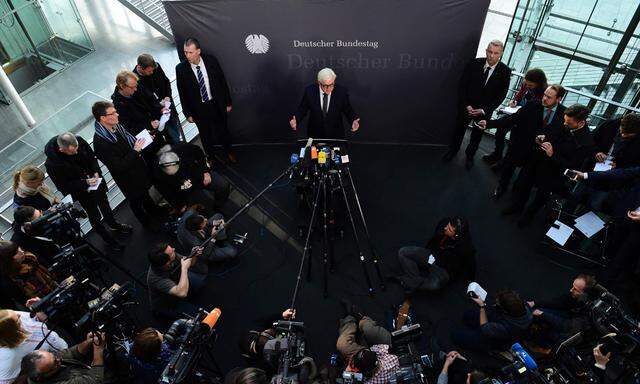 Deutschlands Außenminister, Frank-Walter Steinmeier, will ein Sondertreffen der EU. 
