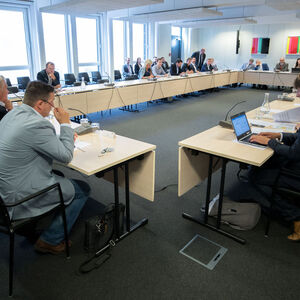 Blick in den Sitzungssaal