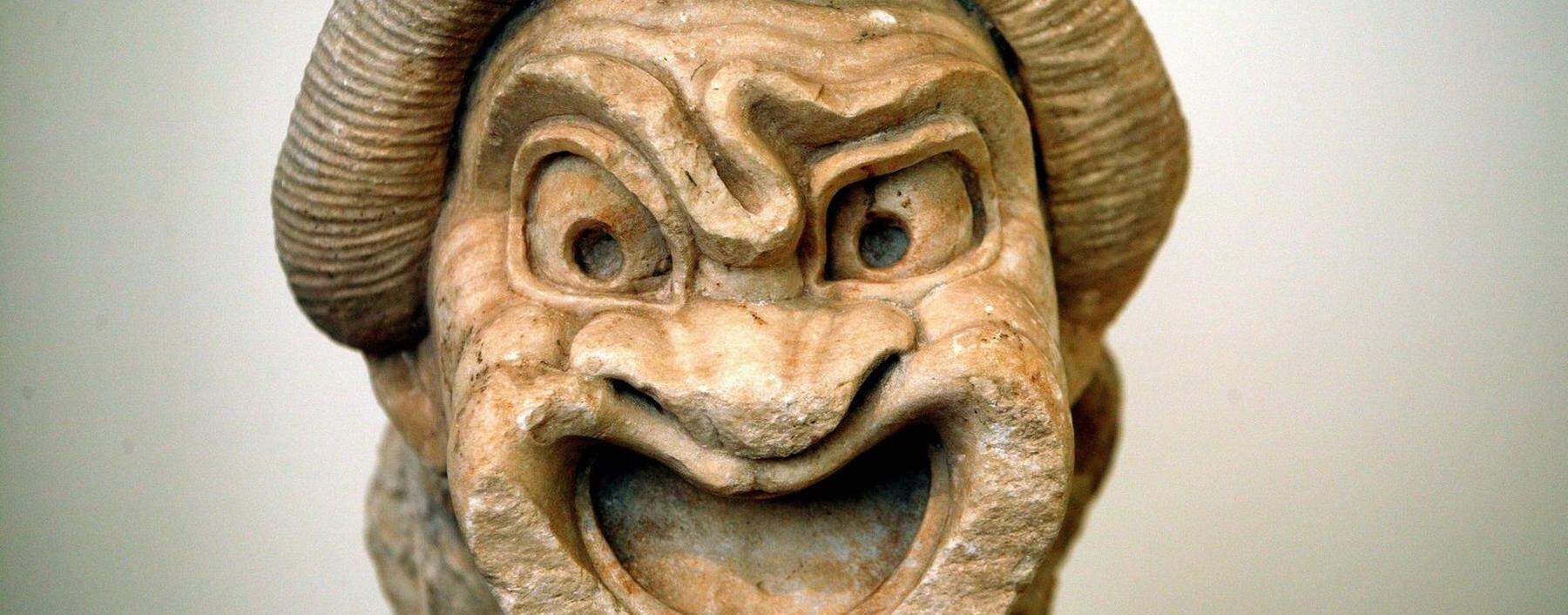 Die Maske eines Komödianten (zweites Jh. v. Chr.) im Archäologischen Nationalmuseum in Athen. 