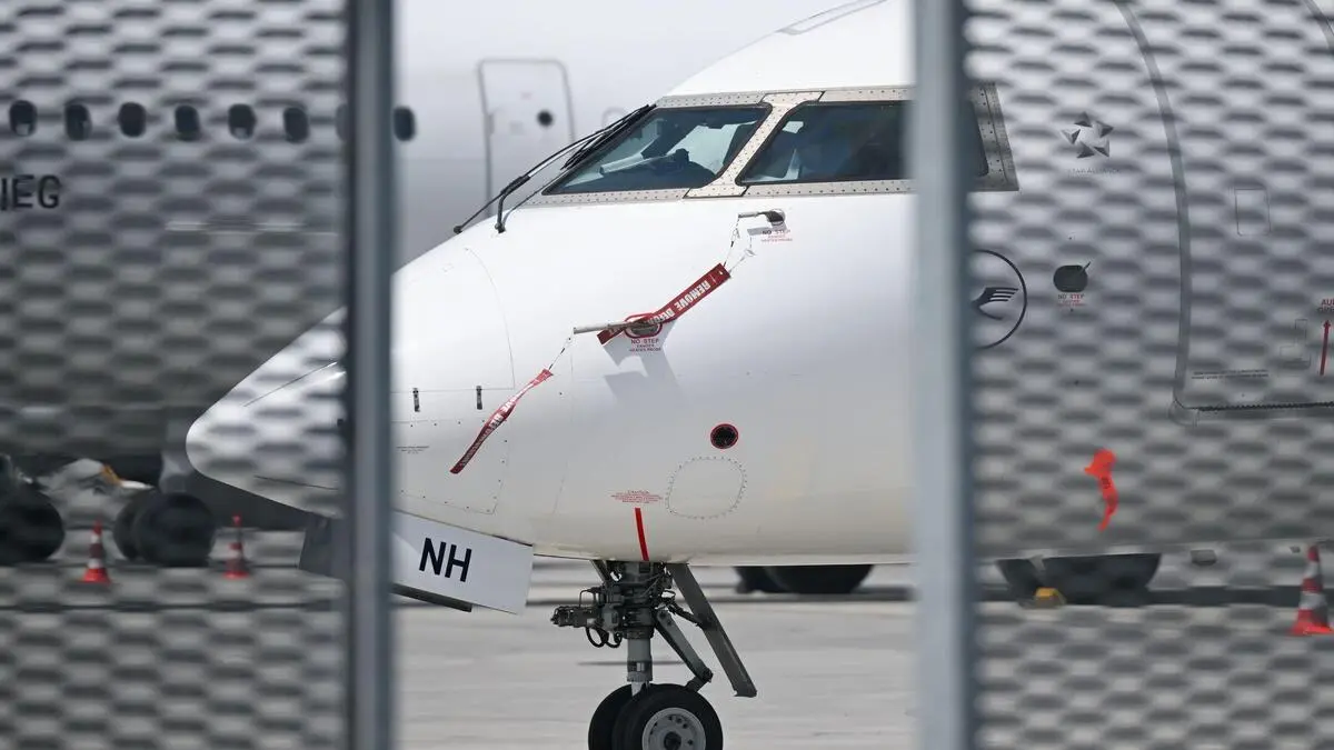 Fluglinien-streichen-Tausende-Fl-ge-USA-wird-als-Reiseziel-unattraktiver-premium-