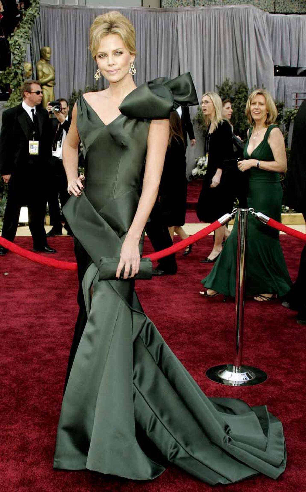 Grün war für Charlize Theron 2006 in einem Kleid von Christian Dior die falsche Farbwahl.