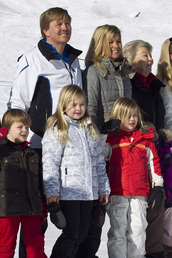 Der niederländische Prinz Johan Friso wird beim Skifahren in Lech von einer Lawine verschüttet. Er fällt ins Koma. Knapp eineinhalb Jahre später stirbt er am 12. August 2013 im Alter von 44 Jahren.