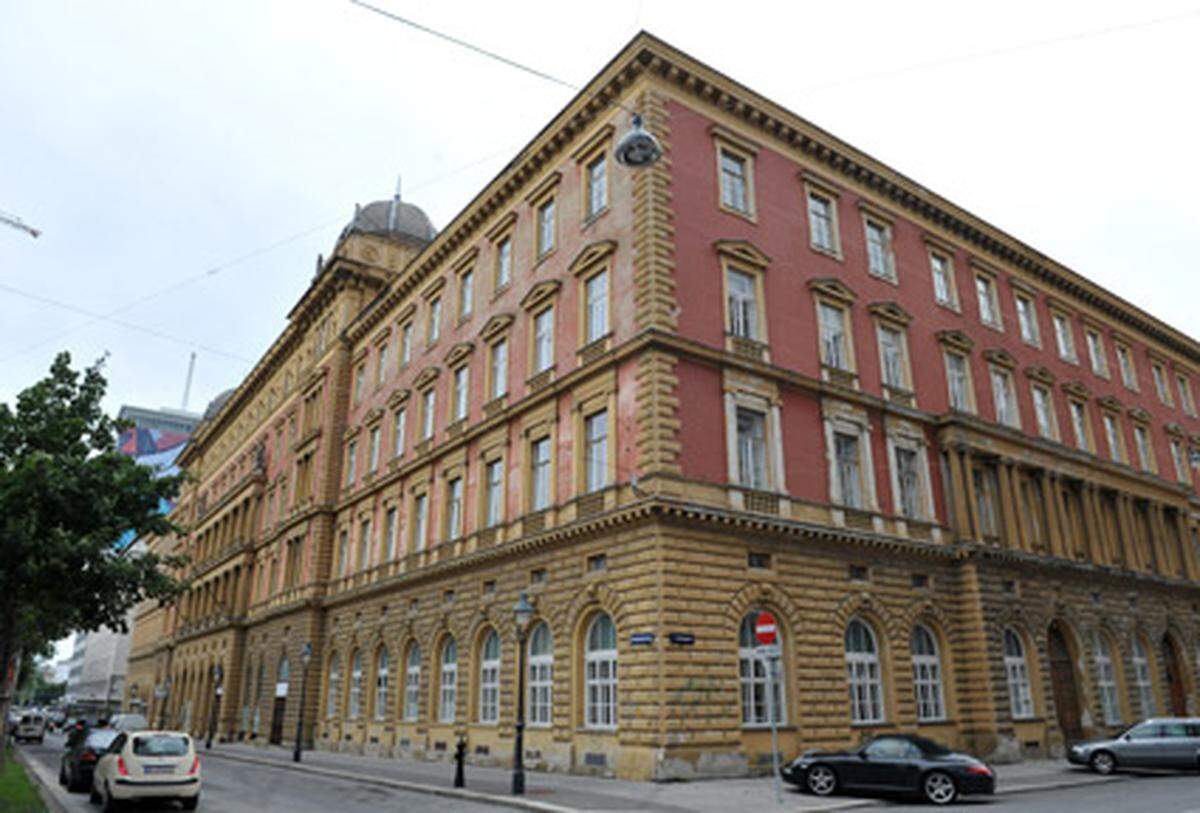 Die älteste europäische Luxushotelgruppe Kempinski expandiert in Österreich. Nach dem Palais Hansen im ehemaligen Börsengebäude am Wiener Schottenring übernimmt das mehr als 110 Jahre alte Unternehmen nun auch das Royal Spa Kitzbühel.