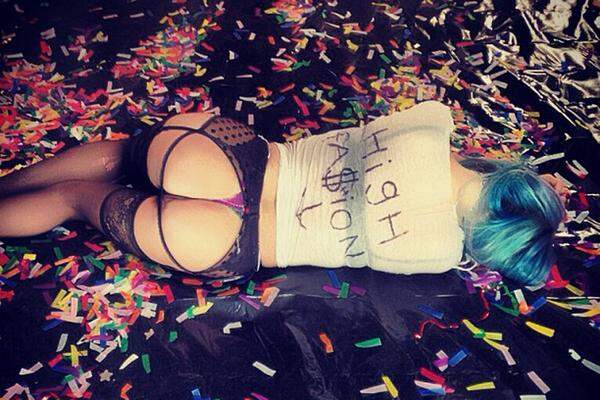 Die Sängerin Kesha stieg als letztes Mitglied in den "Butt-Battle" der Popsirenen ein. Ihre Kampfansage: eine Instagram-Fotoserie mit dem sachlichen Kommentar "Hintern".