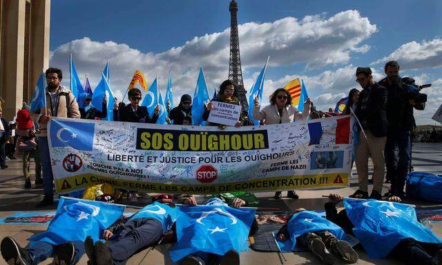 Proteste von Uiguren-Vertretern 2019 in Paris 